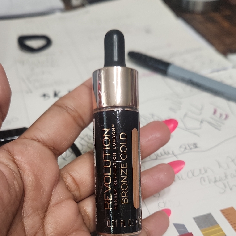 Revolution Gold Contour Bronzer
